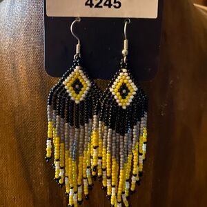 +*SOLD*+
Beaded Fringe Earrings - Black, Yellow, and White,NWT,silver hardware